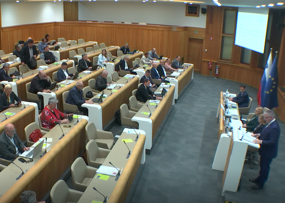 Državni svet napovedal veto na novelo ZUP: razprava o pravni varnosti in vlogi upravnega postopka