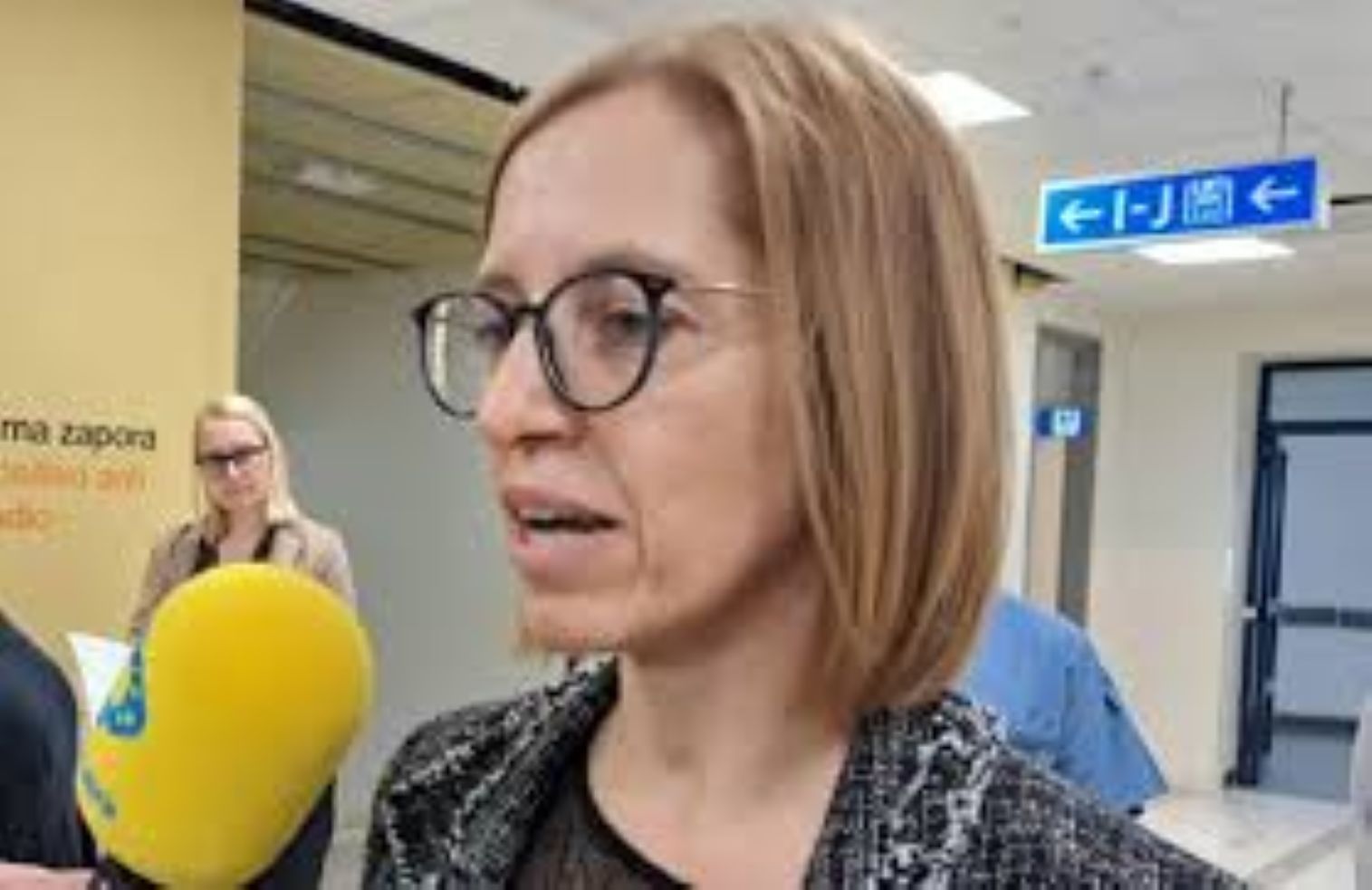 Finančne težave bolnišnic v Sloveniji: med številkami in človeškimi zgodbami