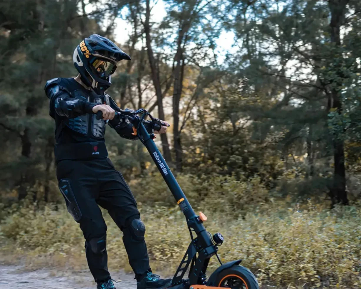 E-skiroji pod novimi pravili: vožnja dovoljena šele po 15. letu